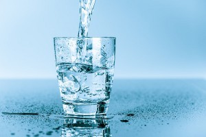 Uống nước tinh khiết nhiều có hại cho sức khoẻ